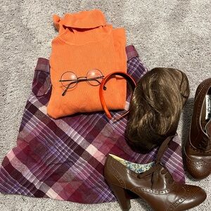 Halloween Costume-Full Scooby Doo Velma costume size M shoe size 9